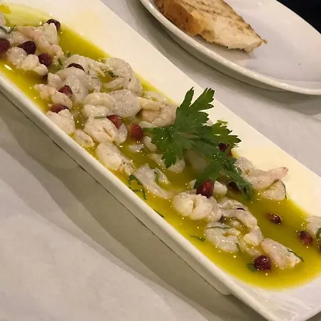 Sarajet E Pashait 1 Konukevi Dhërmi