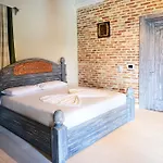 Guest house Sarajet E Pashait 1 4*