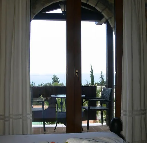 Sarajet E Pashait 1 Dhermi